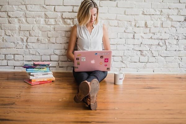 Le Minimalisme dans le Marketing Digital : Comment Moins Peut Être Plus pour les Petites Entreprises?