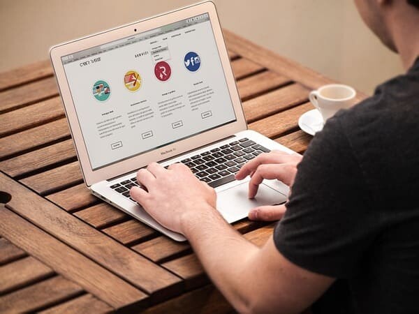 LaFabriKDigitale creation de sire internet et referencement Lille digital nomade web quel cms utilisé